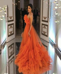 Orange A-Linie Lange Abendkleider 2021 Rüschen Tüll Trägerloses Abendkleid Vestidos de Fiesta Maßgeschneiderte Party Nachtkleider2109284