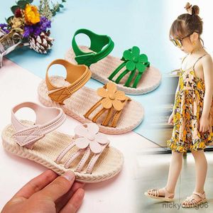 Sandaler Girls 'Sandals 2023 NYA SOMMER BARNS Fashion Soft Sole Princess Shoes Kids Pink Sandals Flat School Shoes Baby Girls Shoes R230529