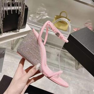 Sandallar için kama ayakkabıları kadın topuklu flats rhinestone lüks şerit kutup dans pembe kadın espadriller moda