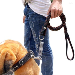 Collari per cani Guinzagli da addestramento in pelle intrecciata da 120 cm Forniture per animali domestici con tampone a molla per prevenire l'impatto dell'esplosione per cani di taglia media