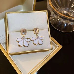Elegant stil Flower Pendant Stud Earring Emamel Studs for Women Wedding Party Gift Högkvalitativ smycken Tillbehör