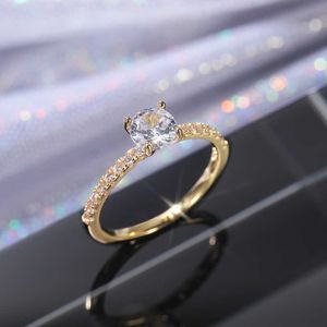 Ringas de banda Huitan Baia de casamento Eternity Rings Mulheres brilhantes Round Zirconia Anéis de noivado de luxo de luxo