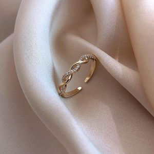 Anelli a grappolo Luxury Gold Color Pearl Zircon per donna 2023 Vintage Sexy Open Ring Party Joint Fashion Elegant Jewelry Gifts