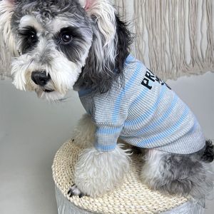 デザイナー犬の服ブランド犬アパレルドッグス編みのセーターとクラシックレターペットジャンパーコート秋の冬の犬用猫の衣装XL a734