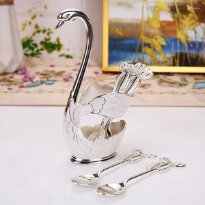 Dinnerware Sets European Coffee Fruit Spoon Fork Set Household Decoration Fashionable Cute Swan Dessert Tableware S Kitchen Accessory