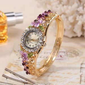 Wristwatches 2023 Golden Luxury Bracelet Watch Flower Design Alloy Band Elegant Women Wristwatch Crystal Female Dress