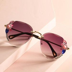 Occhiali da sole rotondi da donna 2023 sfumature rosa viola per occhiali da sole con strass senza montatura anni '90 montatura sfumata