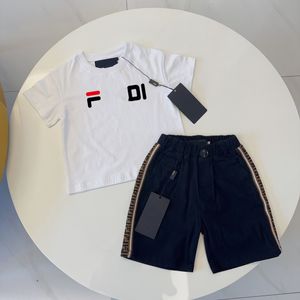 29 Styles Bebek Giysileri Çocuk Tasarımcı Toddler T Shirt Kısa Kollu İki Parça Set Çocuk Setleri Erkek Kızlar Giyim Lüks Yaz Ayı Deseni Mektuplar