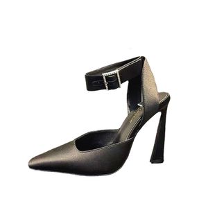 Surface en satin de luxe pour femmes Chaussures habillées mode sandales à talons Boucle à la cheville Chaussures de soirée Designer de luxe chaussures hautes chaussures d'usine Avec boîte