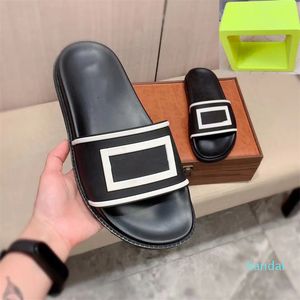 Designer Luxury Summer Baguette Men Leather Slides Sandalo Shoes Wide-band Outdoor Mens Sandali da spiaggia Pantofole casual in pelle di vitello Comfort Walking