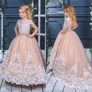 Hübsche Ballkleid-Blumenmädchenkleider für Hochzeiten, Spitze, applizierte, bauschige Röcke, Kommunionkleid, kurze Ärmel, kleine Kinder-Geburtstagskleider