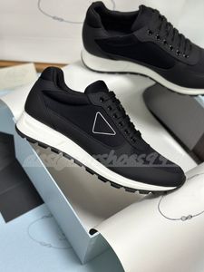 2023 P Tasarımcı Günlük tarzı Prax Spor Ayakkabıları Düşük Üst Erkekler Siyah Beyaz Kauçuk Sole Üçgen Spor Ayakkabı Kumaş Patent Deri Erkekler İndirim Eğitmeni Boyutu 38-46