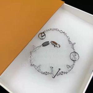 Designer di lusso elegante braccialetto in oro e argento moda donna lettera pendente trifoglio braccialetto matrimonio design speciale qualità dei gioielli