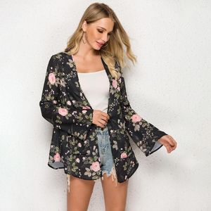 Blouses femininas Camisetas Camisas casuais quimono cardigan senhoras longas crochê chiffon bainha irregular de blusa estampada floral solta tops