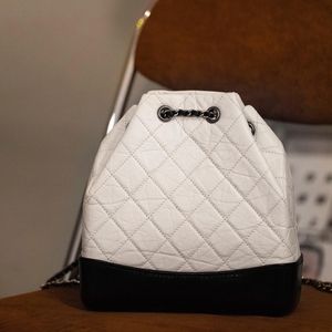 Mode Lyx dam cc Ryggsäck herr skolväska handväska Äkta läder väska Designer bokväska Cross Body Clutch väska sommar svart Ryggsäck Axel Hobo bokväska