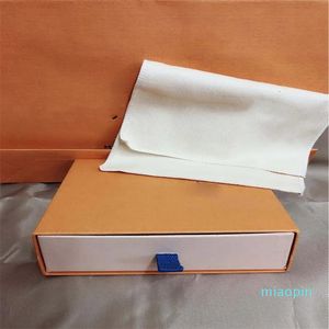 2023-sizes stock and customized paper gift bag kraft paper bag with handles wholesale