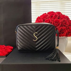 Мужские стеганые сцепления Lou Underarm Gym Gym Tassel Suck Designer Designer Tote Dist Suck Womens Envelope Роскошные пакеты на плеч