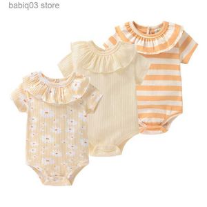 Rompers 2023 Bomullsbaskuits 3pieces Baby Girl Clothes Set New Born Solid Color Summer 0-12m Spädbarn Babykläder Kort ärm Bebes T230529