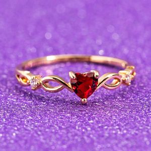 Band Rings New Fashion Crystal Twist Classical Heart Wedding Rings For Women Gold color elegant Engagement Rings Tiny Zircon gift Jewelry AA230529