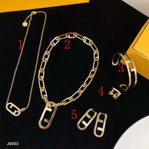 Men Women Designer Jewelry Sets Golden Necklaces Bracelet Chains and Earrings Diamond Rings Lock Lover Pendants Necklace Dangle Earring