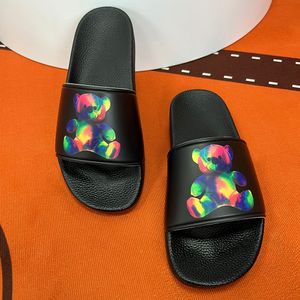 Strandpantoffeln Herren-Sommer-Außenkleidung, rutschfestes Netz, roter Bärendruck, Strand-Ein-Wort-Flip-Flops, Größe 36–45