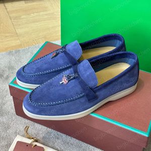 Lyxdesigner skor damer mode mocka casual skor moccasins formella skor klassiska läder mäns casual slip-on platt skor toppkvalitet par båtskor 35-46 låda