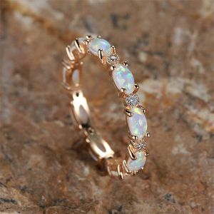 Bandringe Boho Weiblicher kleiner ovaler Steinring Mode Roségold Silber Farbe Eheringe für Frauen Blau Weiß Feueropal Verlobungsring AA230529