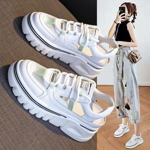 Sandali 2023 Summer Youth Girls Platform Donna Spessa Suola Hollow Scarpe da passeggio traspiranti in vera pelle Sneakers da donna