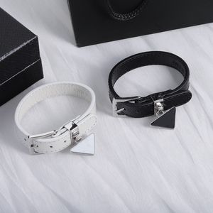 P Bracelet Mens Bracelets Black White Bangle for Women Designer Bracelets Top Leather Barkles with Steel Triangle Charms Luxury Jewelry