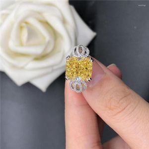 Cluster-Ringe aus massivem 18 Karat Weißgold, hellgelb, 4 Kissen, Diamant-Verlobung für Frauen, schöner Fingerschmuck