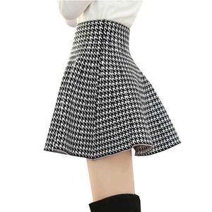 Kjolar Winter Sticked Mini Women's 2022 New Checkered Black Grey Short Fold Sexy Tutu Ski Foundation P230529