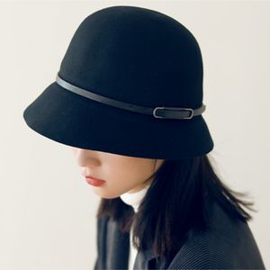 Chapéus de balde de largura Chapéus de balde simples Chapéus fedora negros Mulheres outono Inverno Chapéus de balde elegante de moda Fascinadora French Vintage Felt Hats for Feminino 230529