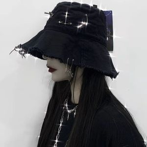 Szerokie brzeg kapelusze wiadra czapki czarne harajuku goth hat men mężczyzn dziewczyna punkowa emo ciemne akademickie cross brzeg brzegi bajki kubek alternatywny 230529