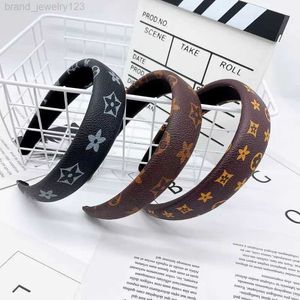 12 Farben Retro Einfache Koreanische Leder Designer Buchstaben Drucken Stirnband Frauen Klassische Vintage Gittermuster Breite Kante Schwamm Haar Hoop Headwrap Kopf Zubehör