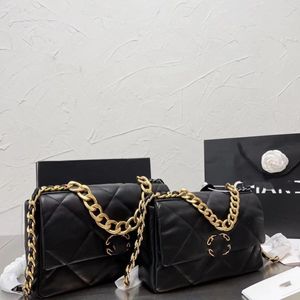 2023 Ny Ringer Chain Bag Kvinnlig hand bär enkel axelväska crossbody väska godis färg trend mode presentförpackning