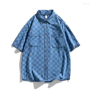 Męskie koszule w stylu retro Man Man Summer Checkered Dżinsowa koszula z krótkim rękawem Vintage Pocket Fashion HARAJUKU Wysokiej jakości streetwearu Mężczyźni