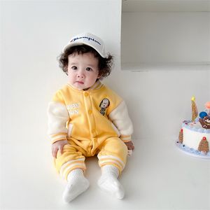 Baby autumn outfit male baby one hundred days long sleeve climbing suits in the spring and autumn full moon to keep warm