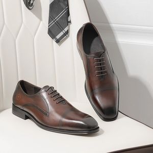 Feito à mão 2023 New Mens Business Formal Sapatos Primeira Camada Celas de Chave de Chave Pequena Quadrada Toe Sapatos de Couro Genuínos Homens Homens