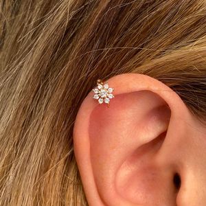 2022 NY ROSE GOLD FÄRG FLOWER EAR CUFF 100% 925 STERLING SILVER INGEN PIERCING FLOWER CZ Härlig kvinnor Broskklippörhängen