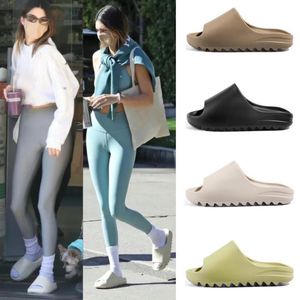 Дизайнерские тапочки Мужчины Женщина Slide Foam Runner Vermillion Mineral Blue Onyx Pure Sandals Slide Slipper Run Slides Резиновая пляжная обувь 37-45