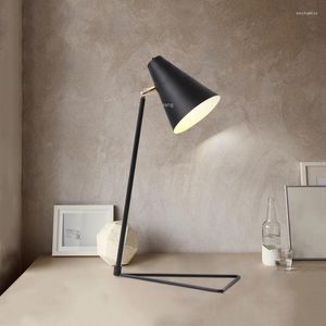 Table Lamps Nordic LED Lamp Bedside For The Bedroom Personality Creative Living Room Decoration Desk Lighting