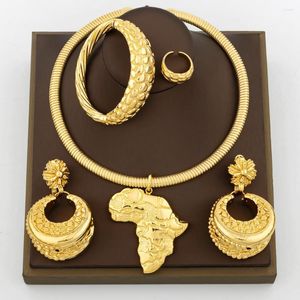 Halsbandörhängen Set Fashion Jewelry for Women 18k Gold Plated and With Bangle Ring African Map Design Nigerian Accessoarer