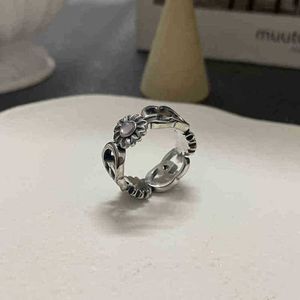 designer di gioielli braccialetto collana anello piccola margherita scavato fiore rosa conchiglia paio di anelli da donna da uomo
