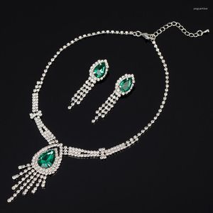 Anhänger Halsketten YFJEWE Luxus Kristall Braut Kette Sets Halskette Zubehör Verheiratete Frauen Hochzeit 4 Farbe Strass Schmuck N166