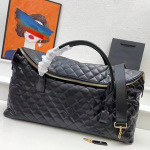 Womens Designer tote large shopping bags High quality es quilted leather travel bag Luxurys gym handbags cross body bag mens clutch Luggage oversized shoulder Bags