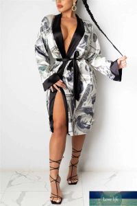 Retail Womens Sleepwear Casual Pajamas Fashion Lingeries Robes Satin US Dollar Print Lace Up Medium Length Nightgowns Classic