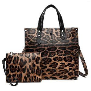 Kvällspåsar Leopard Print Bag Pu Leather Handväskor för kvinnors axelväska Koppling Plånbok Satchel 2 PC Set Women's 2023 Trend