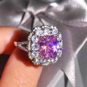 Pierścienie zespołowe 925 Srebrny luksusowy różowy kryształ księżniczki Diamond Pierścień Klastra lśniący dwupiętrowy na żywo w ustach damska biżuteria biżuteria AA230530