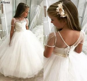 Gepunkteter weißer Tüll, niedliche Prinzessin, Blumenmädchenkleider für Hochzeit, Juwelenausschnitt, Knöpfe, tiefer Rücken, Erstkommunion-Partykleider für Kleinkinder, Festzug, formelle Kleidung für kleine Mädchen, CL2327