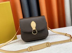 Designer kvinnor axelväskor lyxiga molnhandväskor högkvalitativa läderblomma bokstäver messenger väska damer mode mini crossbody makeup purses